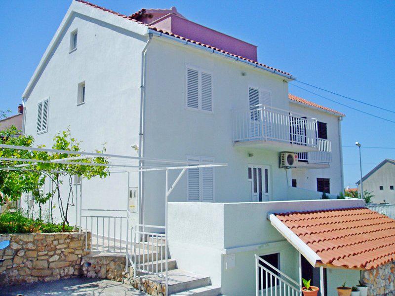 2F1D1F4268332C5CF6DBEBAD639DE00E