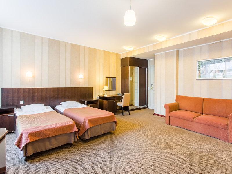 EAC18C048C56B41CEB5ADD683584A4DA