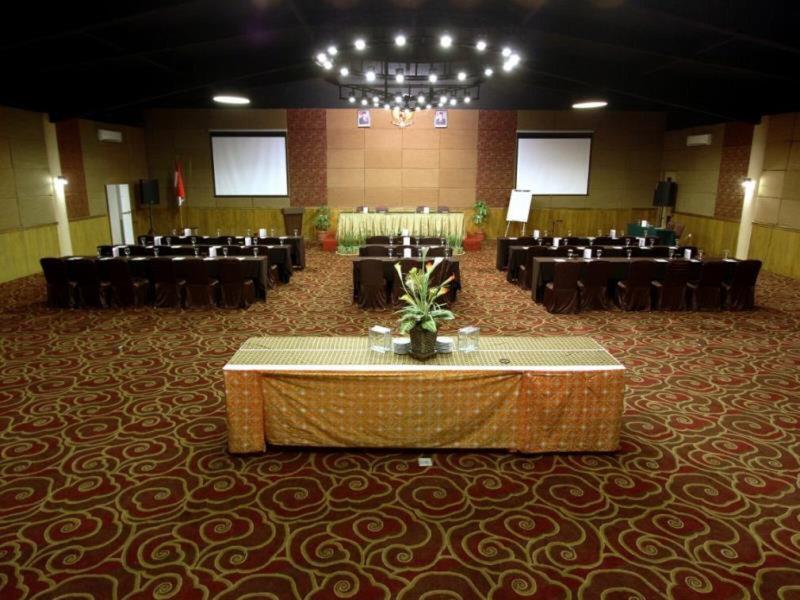 CE112A83873583D38A276C0A4C400623