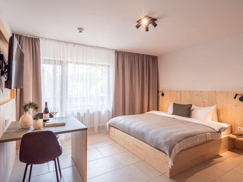 6AC0402AEF321990BE612E6D25E385EB