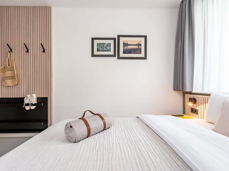 296906DB559C1AE1EEF30407946DC686