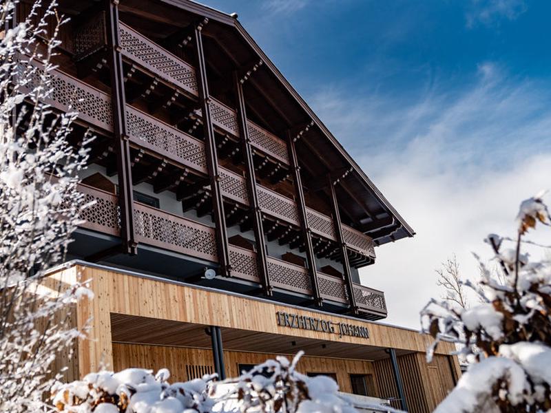 F0F5D3C366C0A0C256F7618DBA9C6830