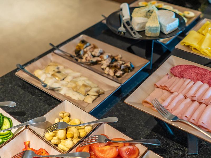 2E9924F57F1741418C606F8D6A630121