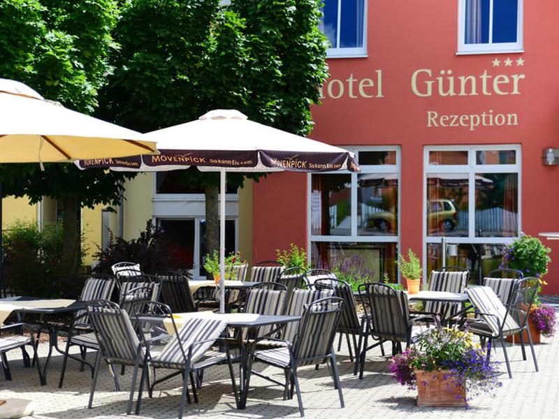 FFCBF51D72679F9B583532AB794591E9