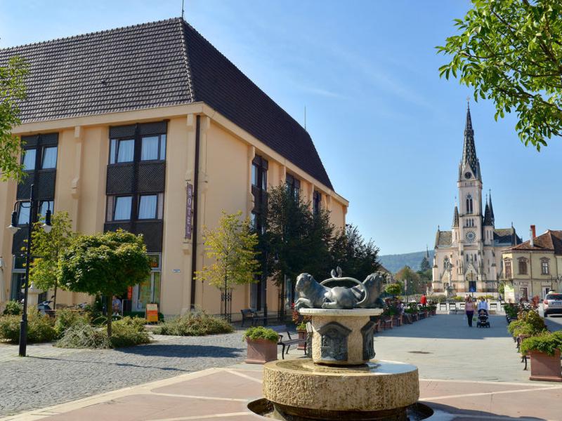 CBFE7378B27E911CC8CB35A700AB9E14