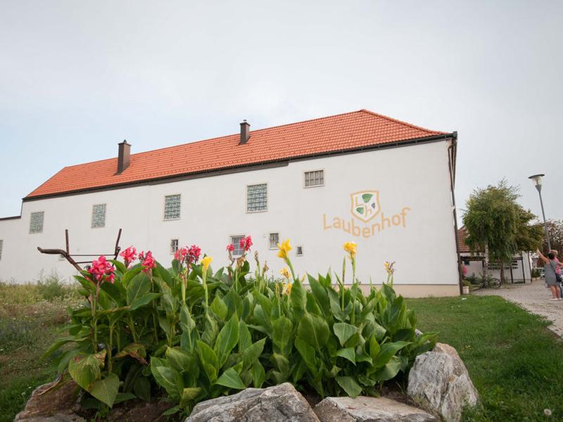 90C0B9B756830403916CC8806F1CB529