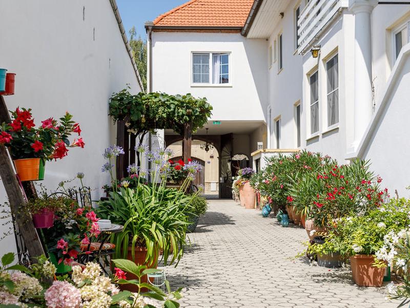 01A8FD27C3C2E704A8CF74B7C597EBA2