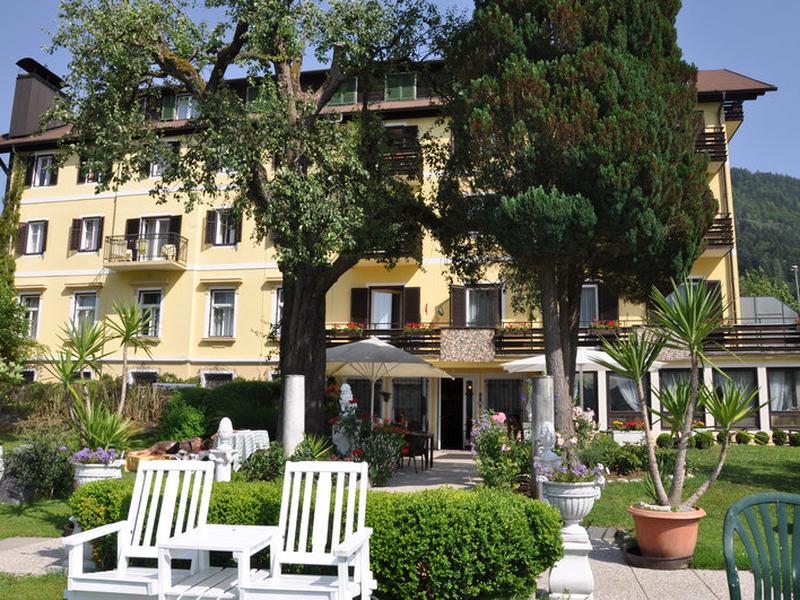 65861ACAF4B0A30D9399A516073B9C24