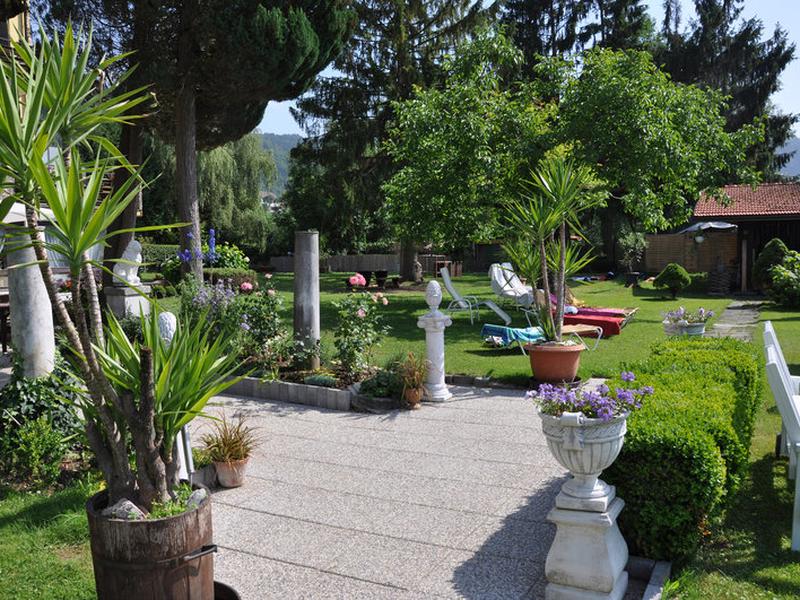 AF931DC304DC669B50C54FE2EBCC423C