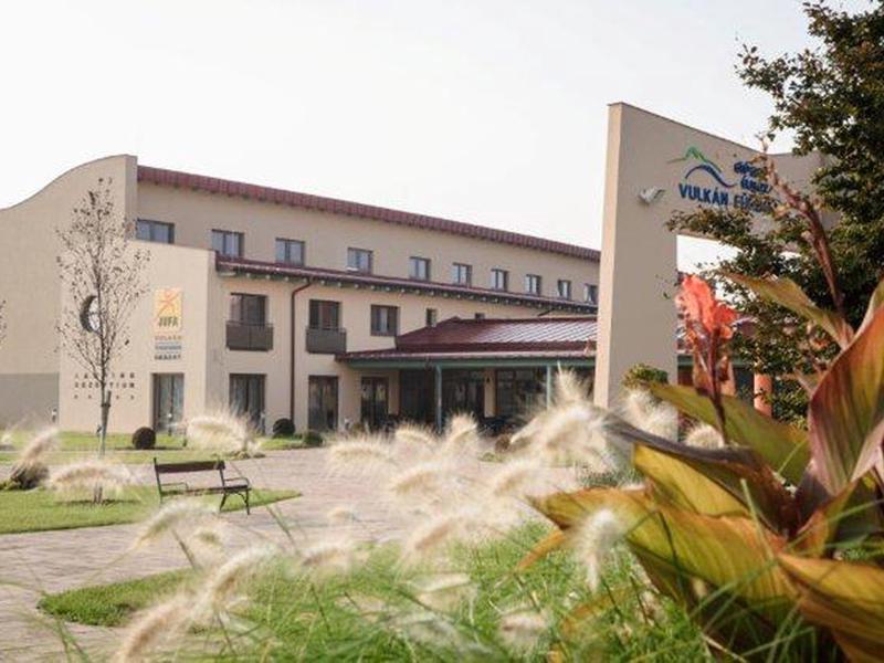 99613AD58E9A981D225DB0FFE43239A6