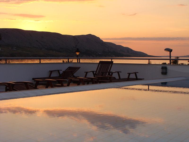 4A939A76A8E8A6D01D85F467C24D6CE1