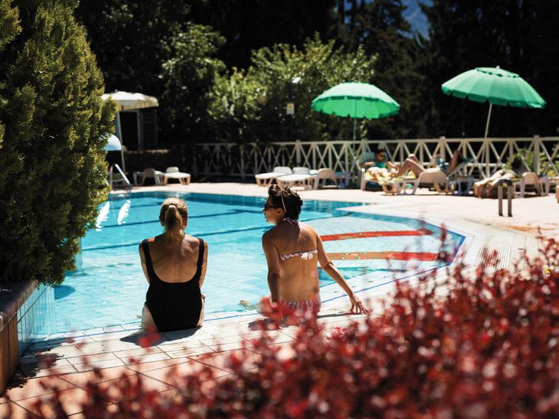 DE8A9CCC24660E10F3B5F30ECBF659FE