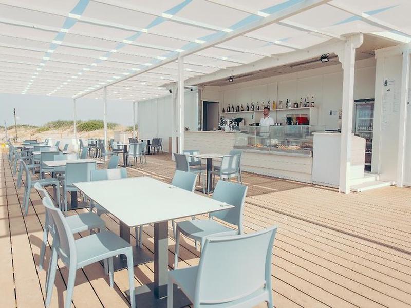 F531FCEC1A41575E05FA41FC6C59C983