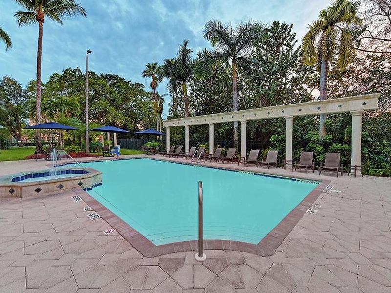 94C1CCDC76B9C98E2CC64FB5C9CF91E2