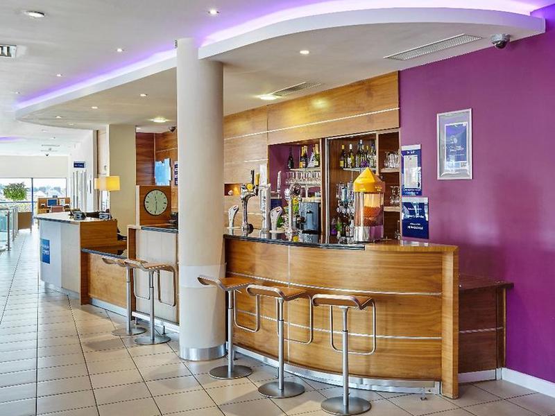 56B7792AFBA6D6E9E26DFC8282795A05