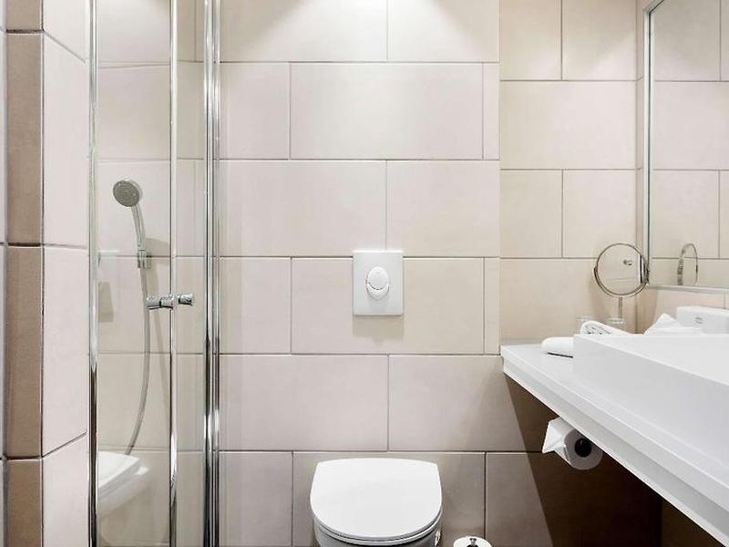 247D8D771F0ABEFD8EF1D64BD97BCC4E