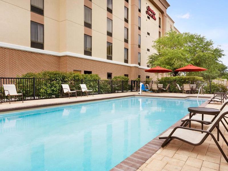 Hampton Inn & Suites Largo