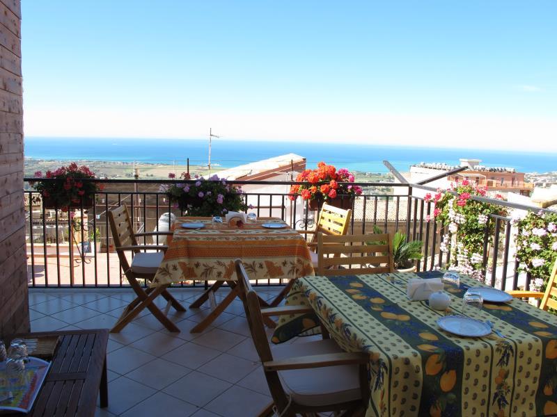 196F2B8009FABB78E61CCD2F94D8D312