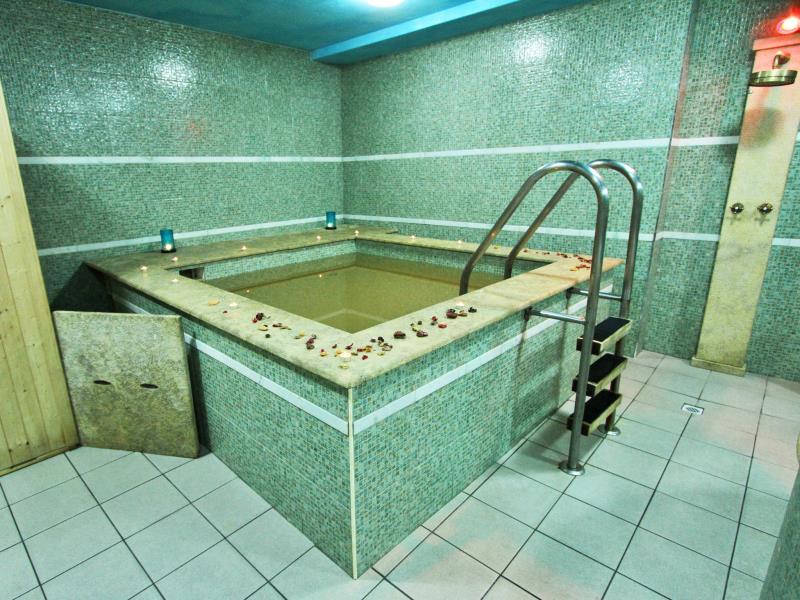 17E3BC4E2082A5F1D9958864D5BE8404