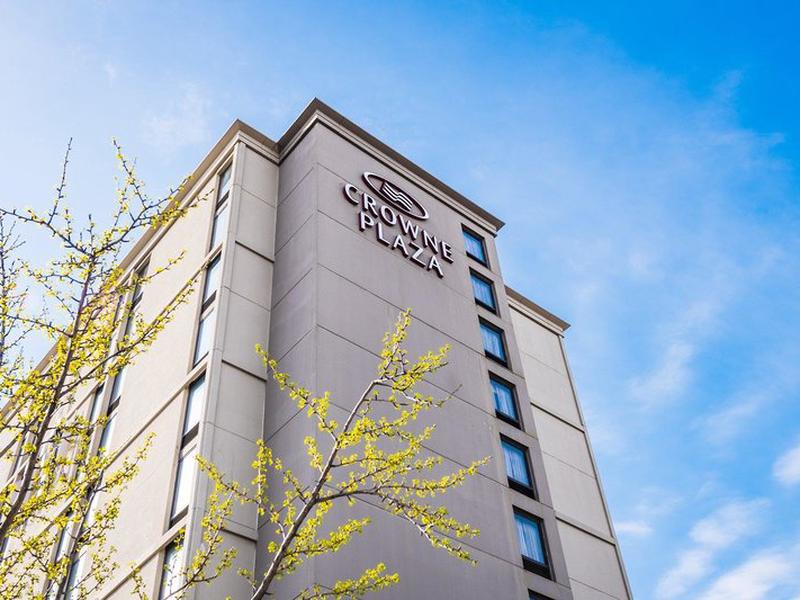 Crowne Plaza Newark Airport by IHG