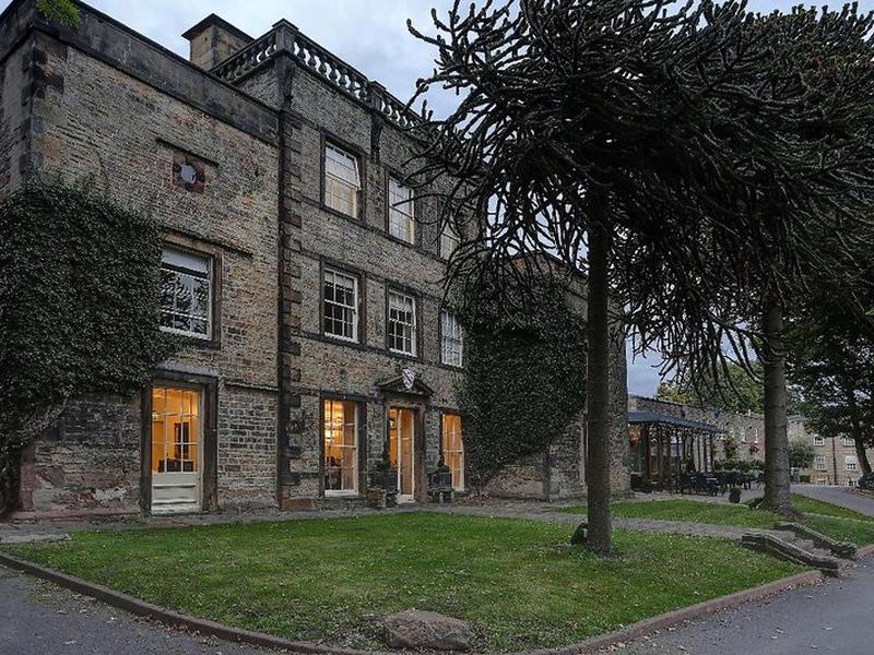 CB9F2AE5FFD55255DF18683660D9BB95