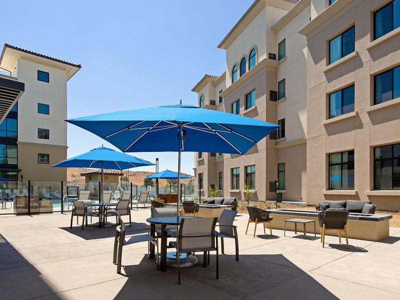 3B467DF63BBD12BBB4F6D9ED9F27C3DE