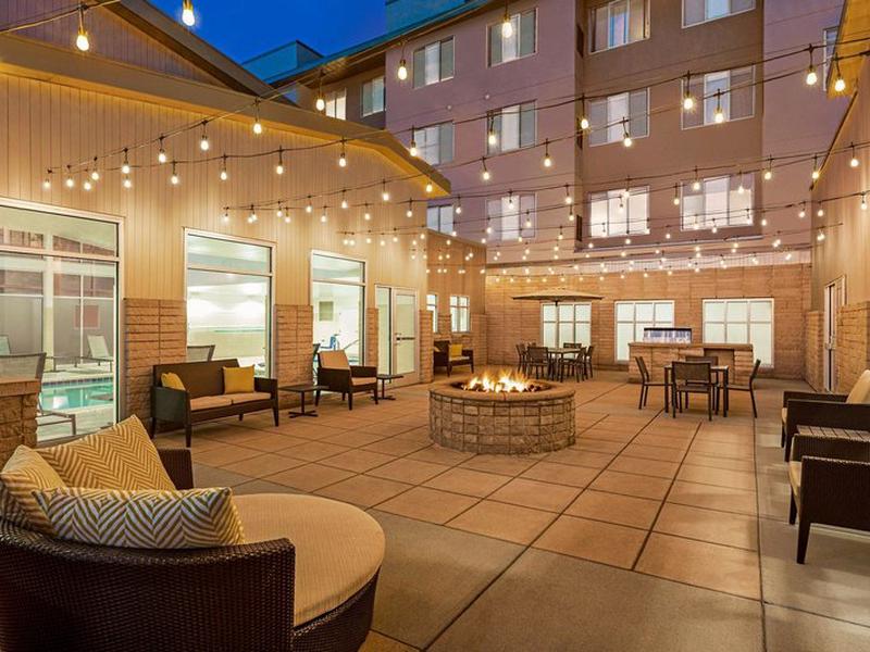 2AAE77D5BAE84E508D2142ACBC505779