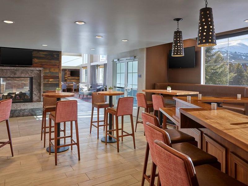 B1EADE9E0A0FAA45CAD92D612F295420