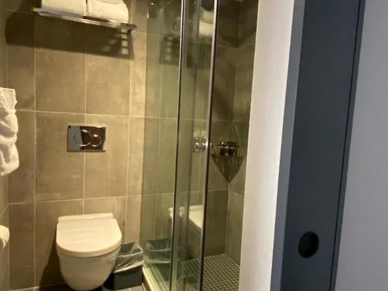 2FC208F9CB64DC4E9381058DDB9F45EB