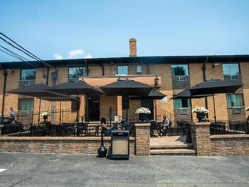 The Holland Hotel