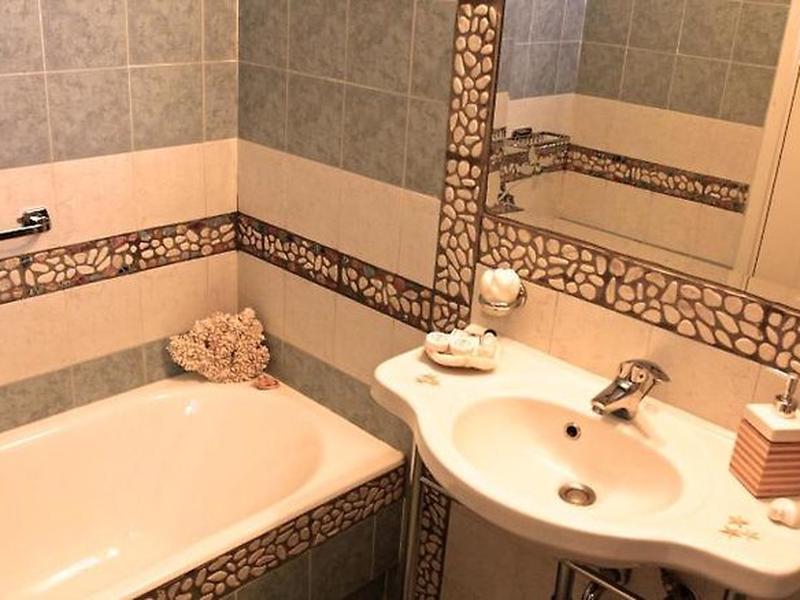 A7E2A2DB55FAEBEA43C7783D32B4B15E