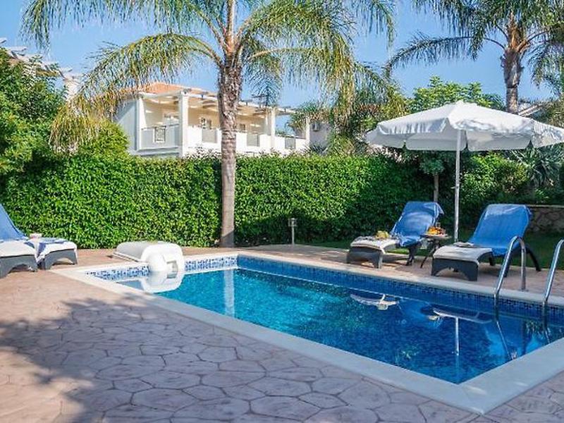 8CEF137DCDFAF05CE71099BA54ABA560