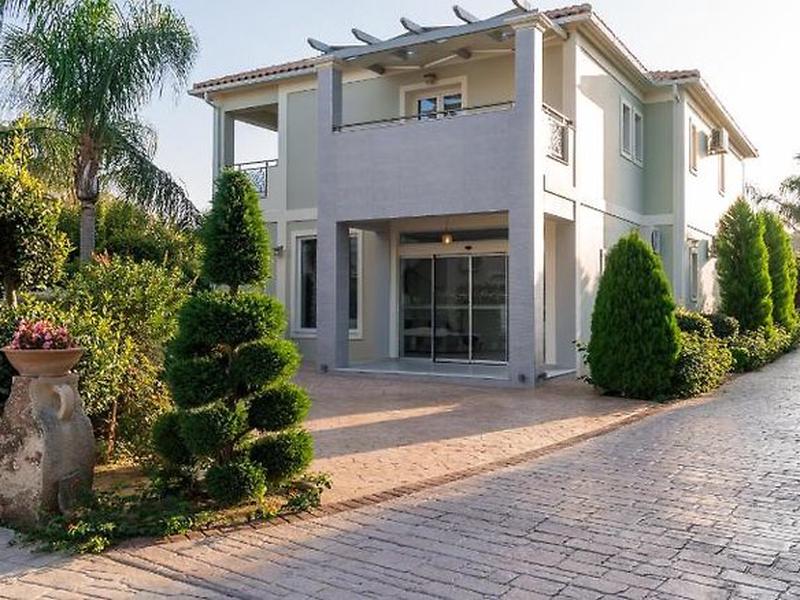 38E6B8AF5D4DBF23A1082C9EE55824C2