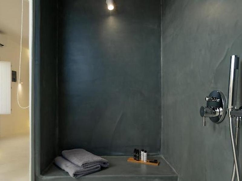 813B7AAA018B96C81A00F859949B8219