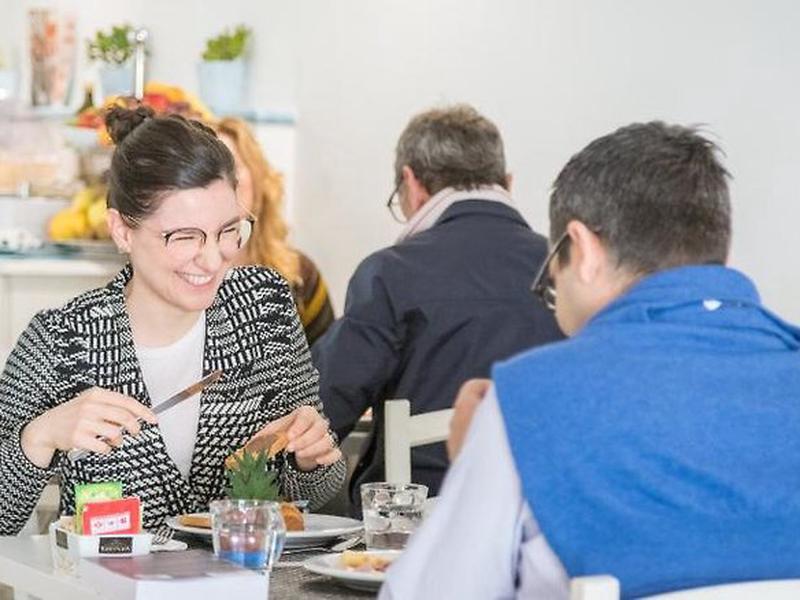 B04537EA321F95F8A133D165F0B44954