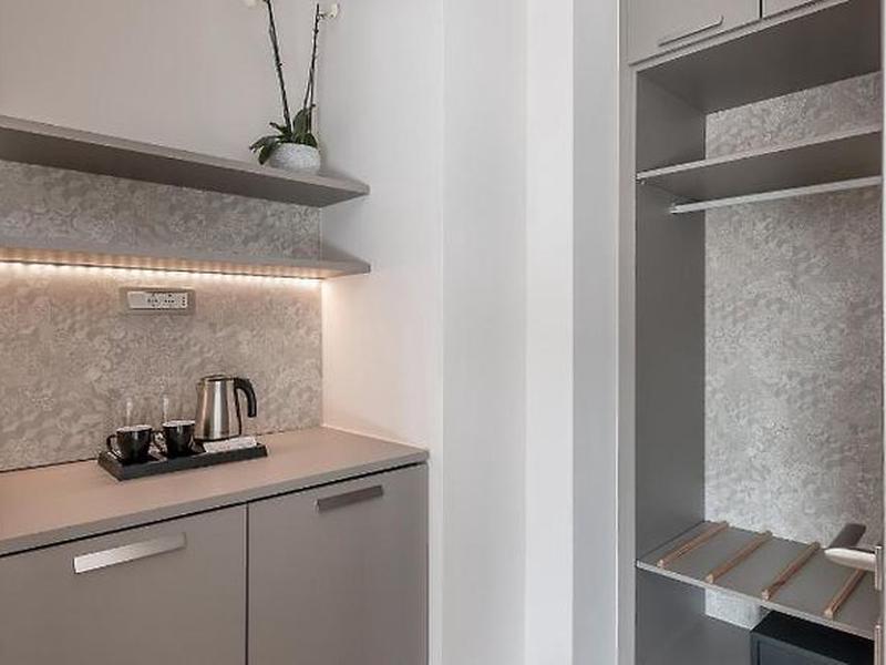 B7336BEA606AA6D4E77D2B246BB93896