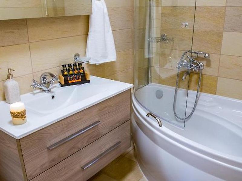 96B7B37F64D9E85A69929724AA0B4D94