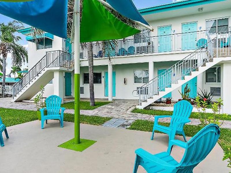 CDBAD70080D8C1520111A77D1A9FF3B1