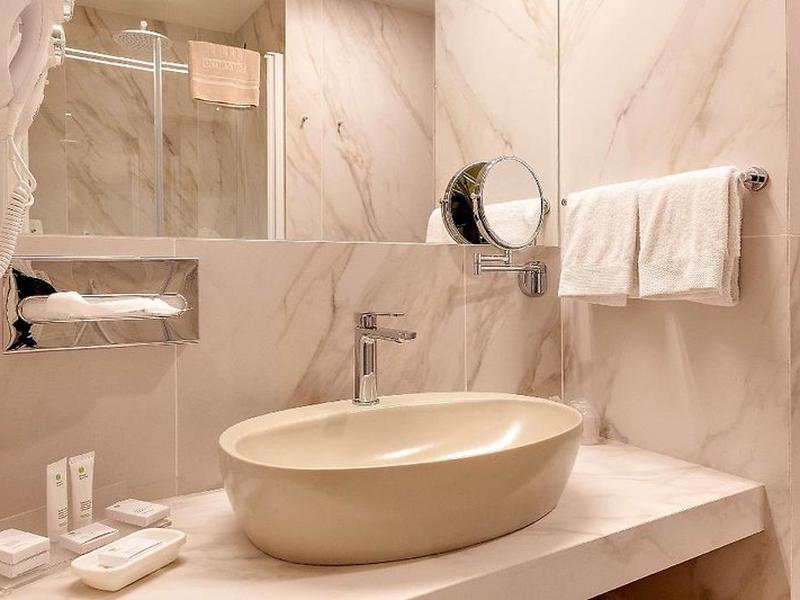 CB747996098580EEA05DA1DAC064E215