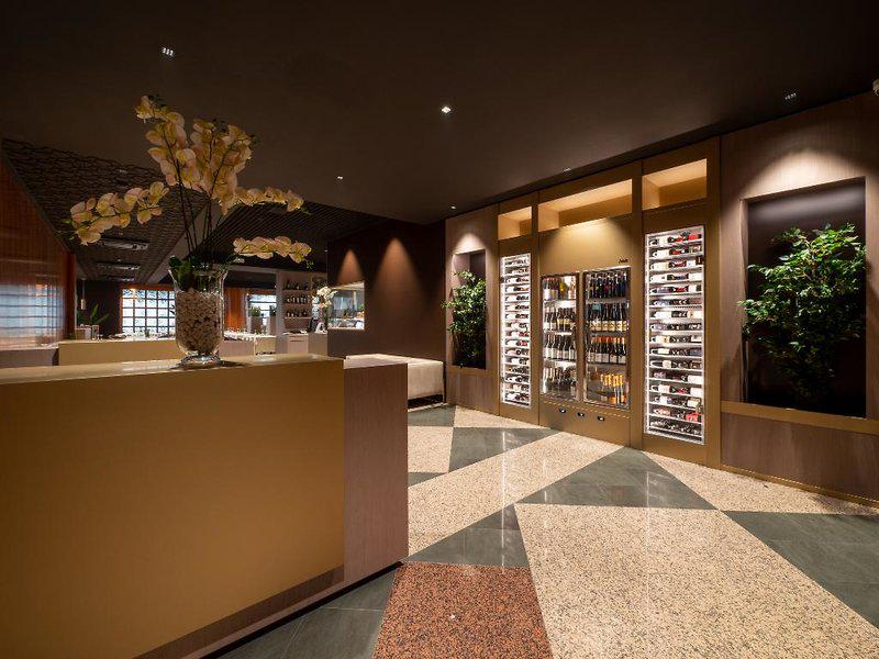 99BA320CF68826F88E886BAEFABF9DF4