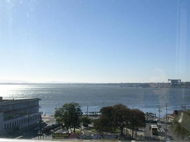 824A79B896054DDFA401DD1E7A93E9CA