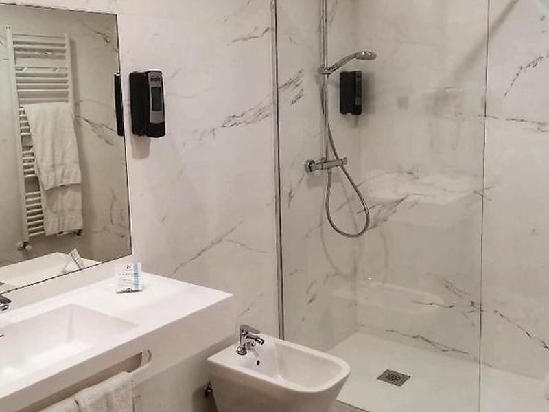 4FE1EAC7FF2458C2B5E1D13DA12338C2