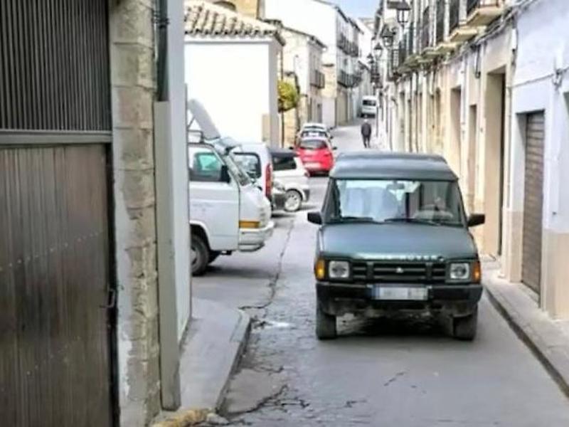 6142B46AF49EDB66C65A68F18A33B0AF