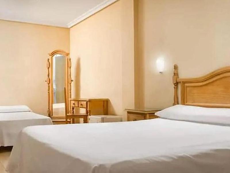 17286A752B2F8B40832693FCFEE4C5C2