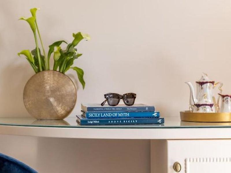 20F7F50F83BFB8F20B7F585371D73F97