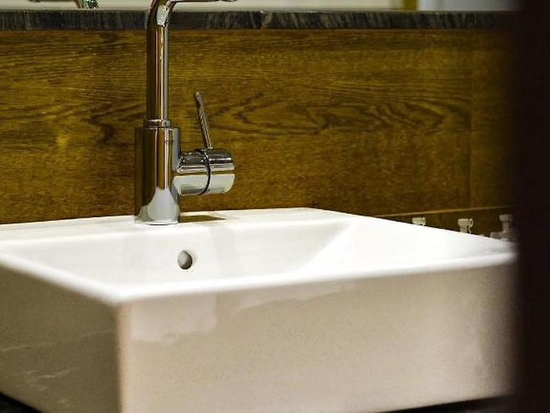 F94A123C2C9A66B1C70CA56AAEE6F1B2