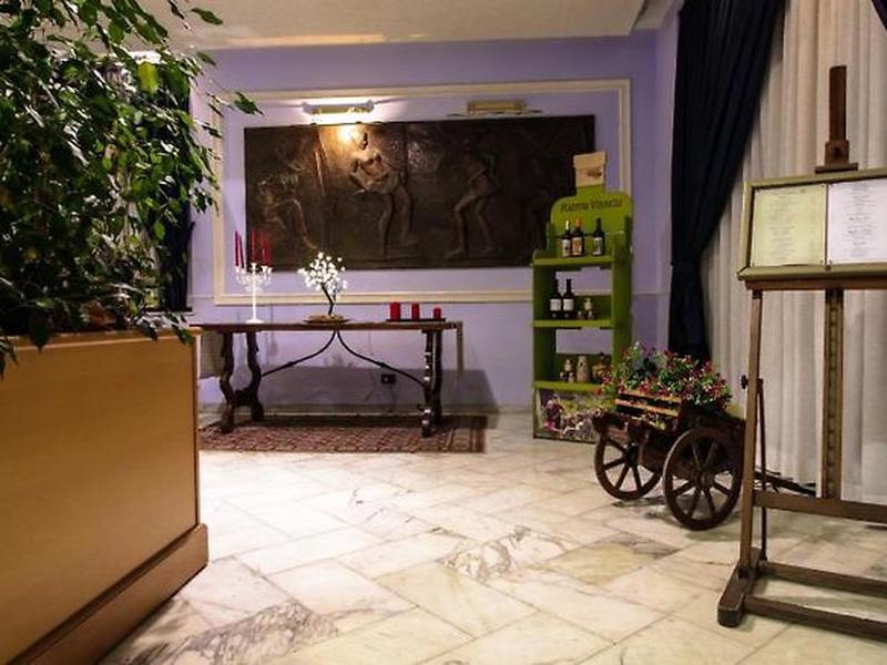 38A84761118D6C38D154BFB88E4D2176