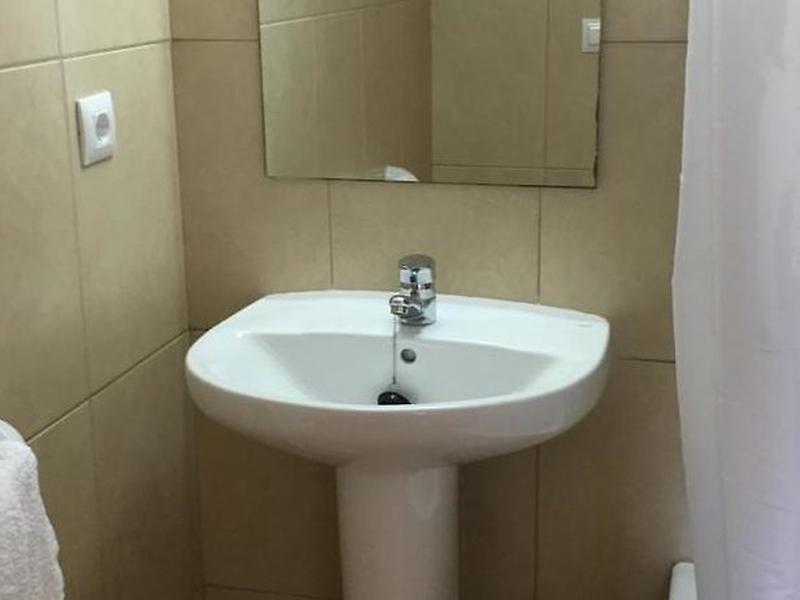 414969860CD65EABA63621C44C3100EB