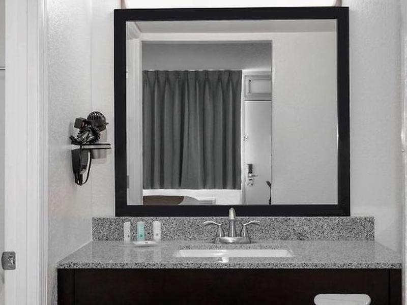 AB8B0515597E2AFDF588B6E0A8D3B925