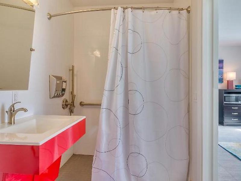 D5DC271CC22470ADAA407C618F4D6422